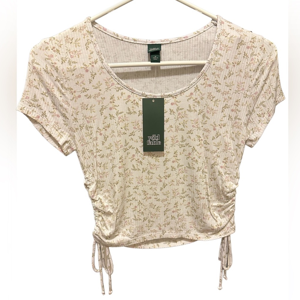 NWT Floral Crop